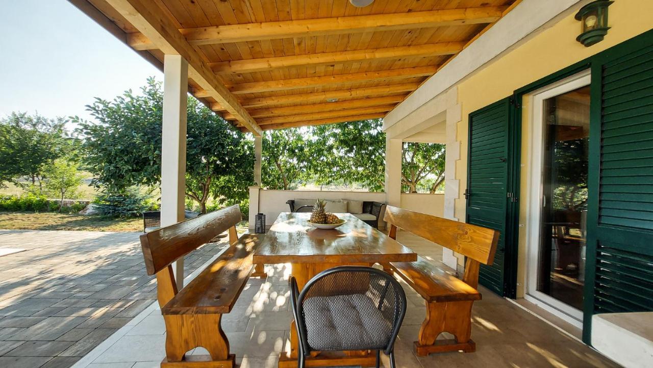 Villa Legacy Krusvar Bagian luar foto
