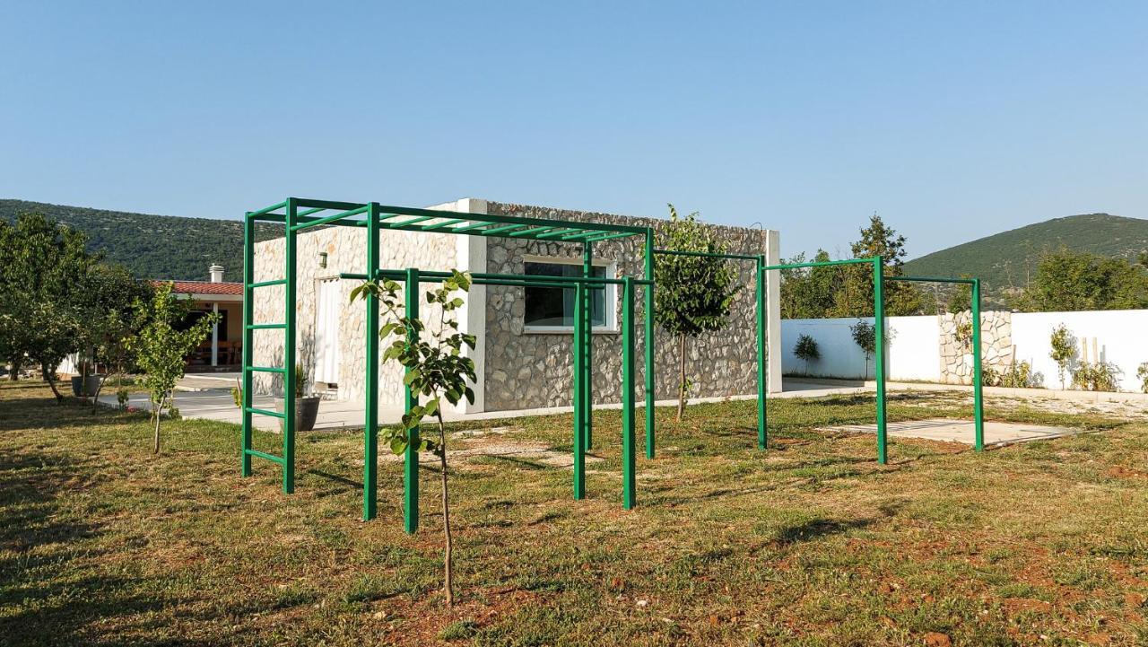 Villa Legacy Krusvar Bagian luar foto